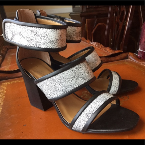 Report Signature Black/White LEATHER Strappy Sandals Heels 7M - Picture 12 of 15